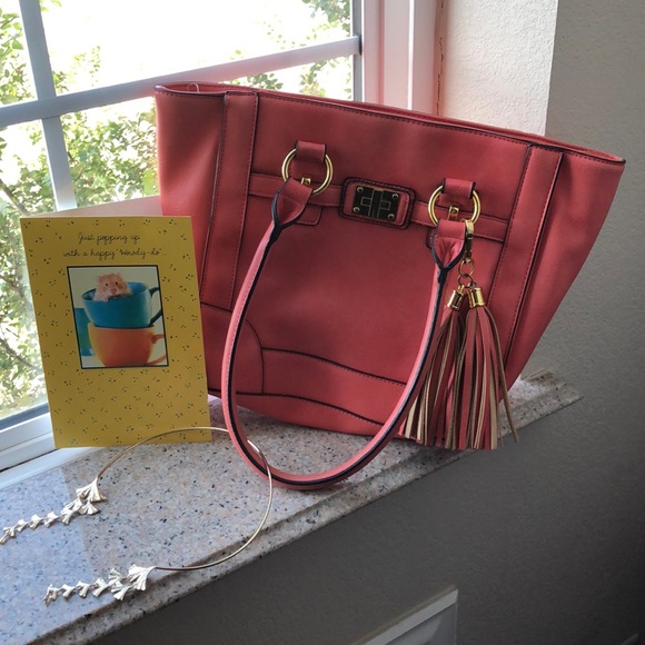 Handbags - WOMENS LARGE PEACH COLOR PURSE